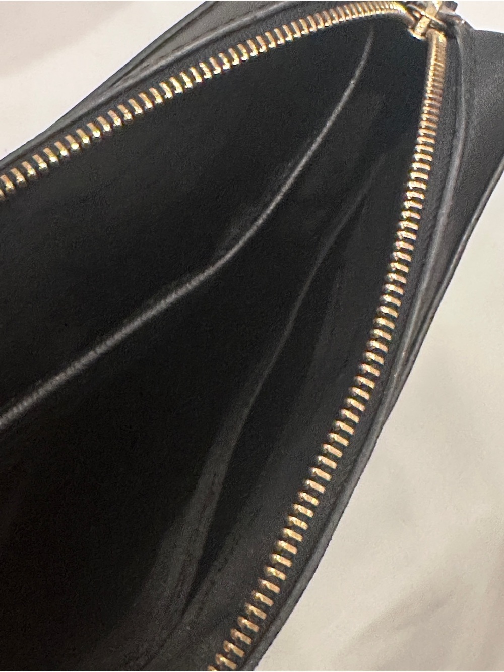 Michael Kors Jet Set Black Crossbody Bag Gold Hardware - Picture 8 of 12